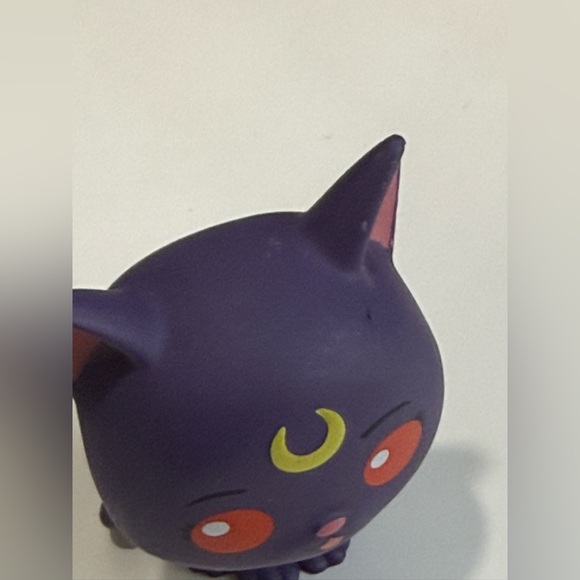 Funko mystery minis Sailor Moon Luna 2 inch tall figurine (fair condition) - Picture 6 of 10